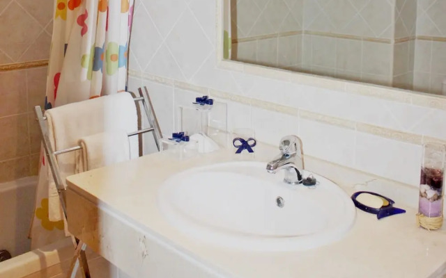 Los Arcos Apartments