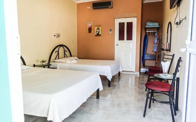 BR& Hostal Restaurante Tropical Caribe