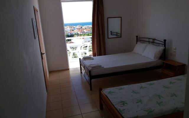 Yanna Studios & Apartments