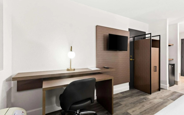 SureStay by Best Western Groves