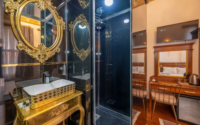 Valeria Antique 1892 Sultanahmet