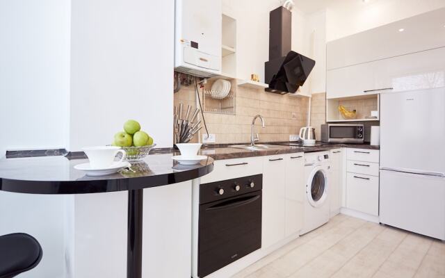 Flatsis Apartment Bazhanova 12