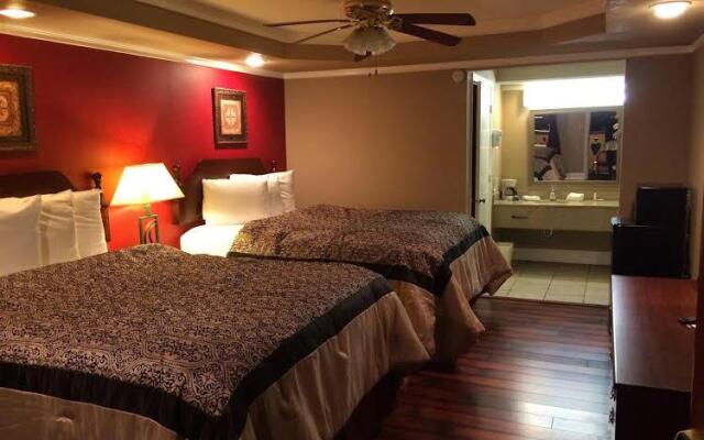 Riverbend Motel & Cabins