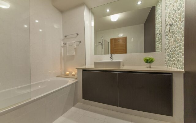 B27 - Luz Bay 2 Bedroom Apartment