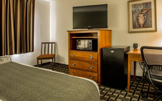 Quality Inn Huntersville near Lake Norman