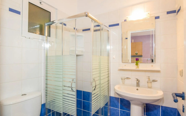 Stamatakis Boutique Studios