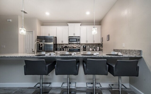 Stylish 4 Bed 3 Ba Pool Home