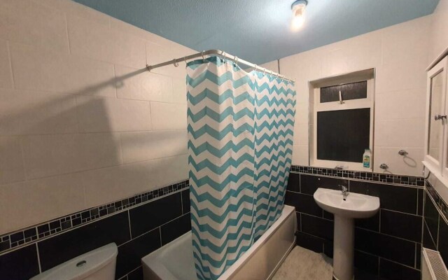 Detached 4-bed House in Leeds