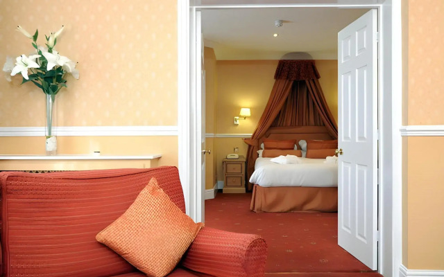 Palm Court Hotel