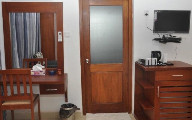 Aarya Hotel