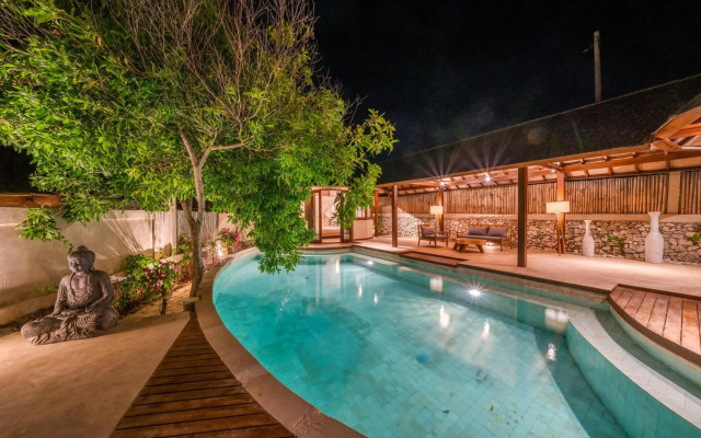 Blue Lagoon Avia Villas