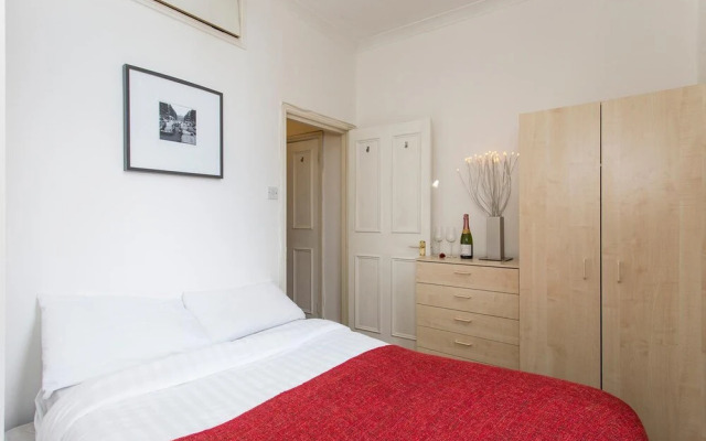 Essex Road Apartment near Angel