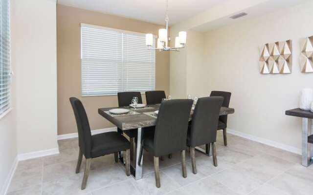 Beautiful  Apartment at Storey Lake 272975