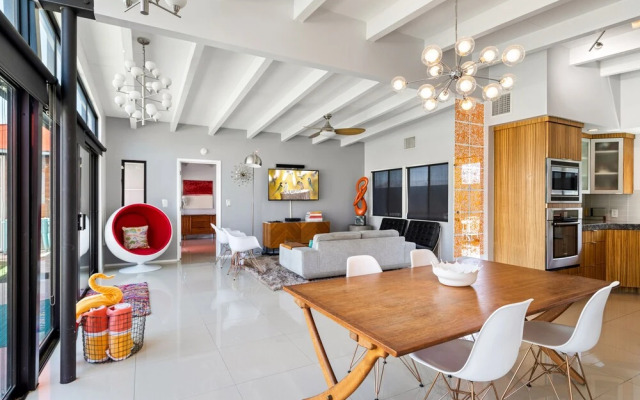Modern Desert Oasis