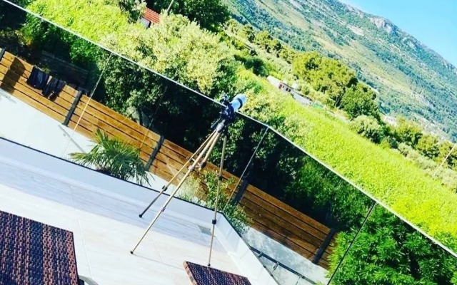 Remarkable 4-bed House in Kaštel Novi