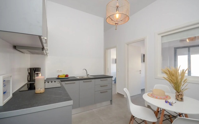 Aegean Jasmine - In The Center