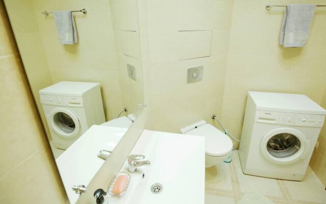 Sobornaja 14 Dvuhkomnatnye apartamenty v ZhK "Zolotye kupola"