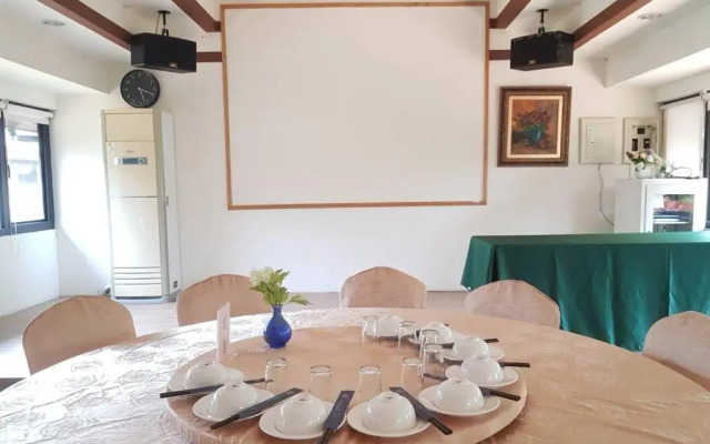 Kylin Peak Hotspring Resort