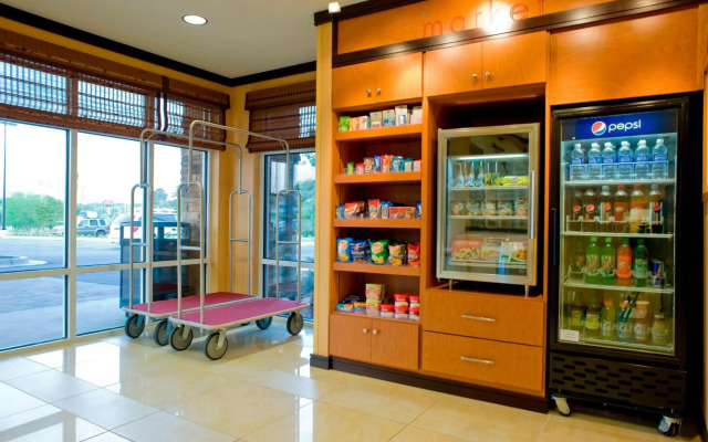 Fairfield Inn & Suites by Marriott Commerce