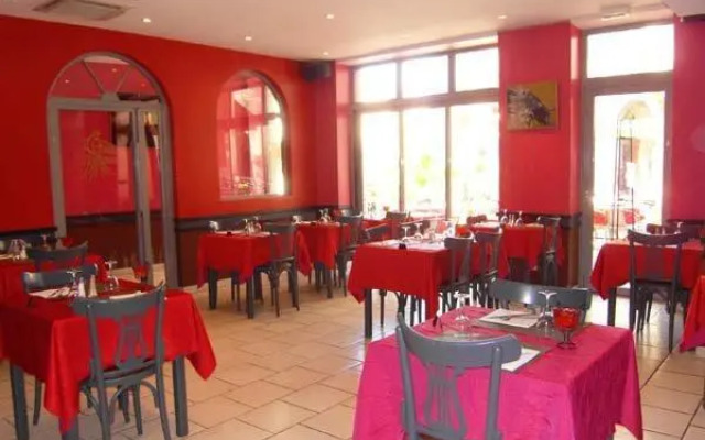 Hôtel Brasserie des Arènes