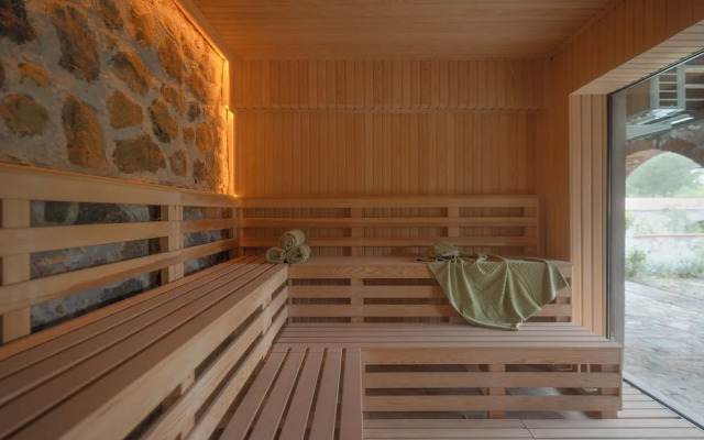 Izz Getaway – Adults Only