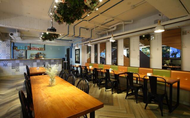 Loosha Hostel