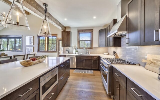 Cocoa Cabin 4 Bedroom Home by RedAwning