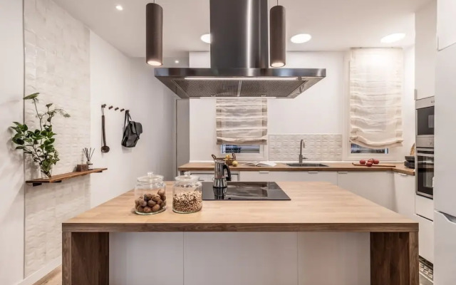 Casaluce - 2 Bedrooms in Trafalgar