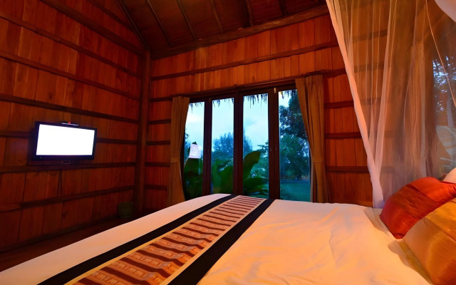 Thiw Son Beach Resort