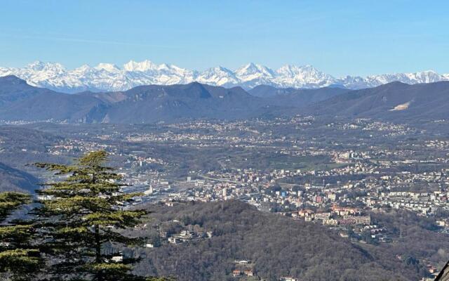 Capanna Cao Como Lake