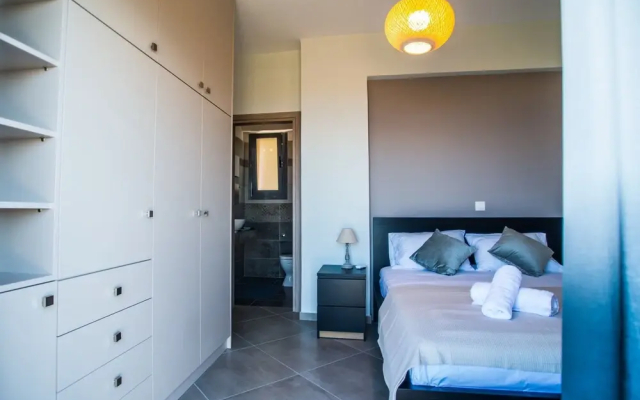 Onar Zin Seabliss - Penelope Poolside Getaway