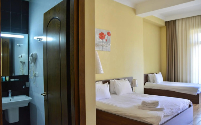 O. Galogre Hotel