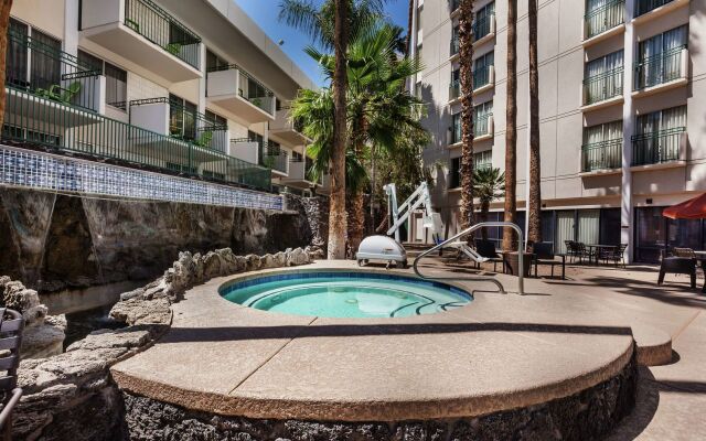 DoubleTree by Hilton Phoenix Midtown