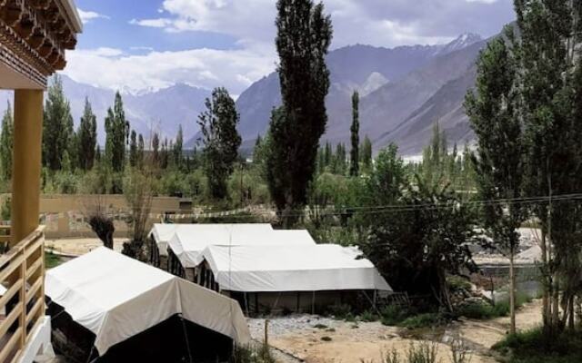 Hotel Nubra Delight and Camps