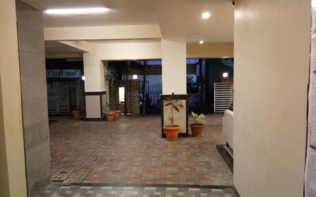 The JK Hotel - Opp Railway Station