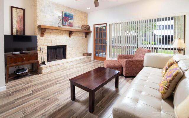 Condo de Comal CW C101