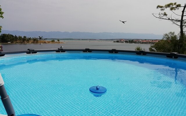 Apartment Ljilja - 10m from the sea with parking: A3 Nin, Zadar riviera