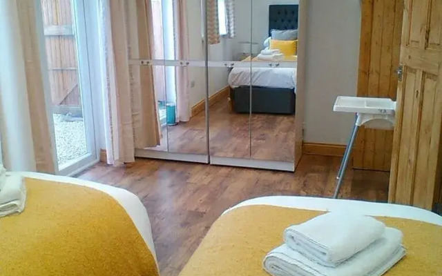Saint Luke's Apartments (Peymans)