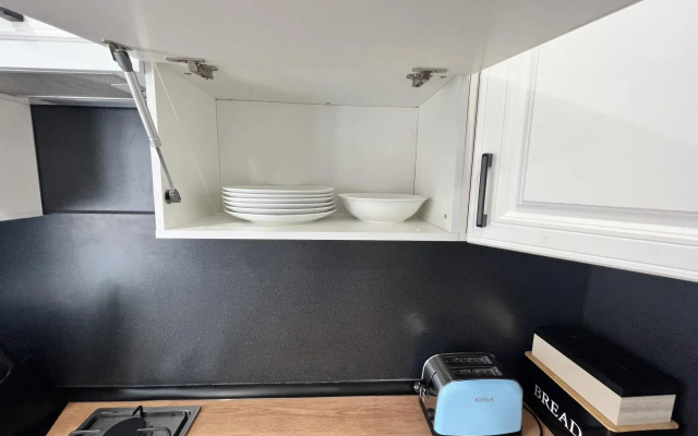 Саквояж на улице Глазкова