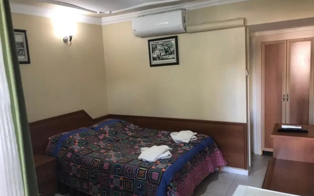 Assos Kadırga Otel