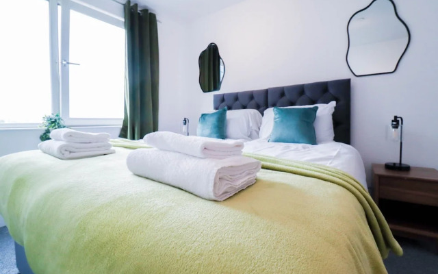 Stunning Riverside Apartment