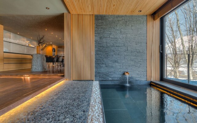 Hideaway on Escarpment by H2 Life
