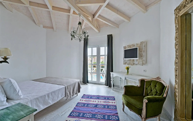 Bay C Hotel