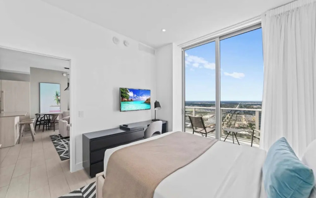 2BR Ocean Penthouse: Private Terrace & Hot Tub