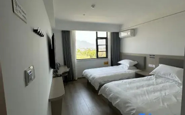 Xianju No.8 Modern Scenic Viewing Luxury & Light-Style Holiday Homestay