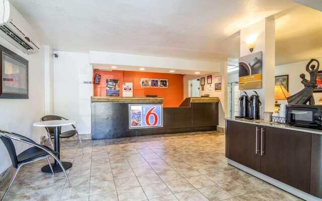Motel 6 Glendale, AZ