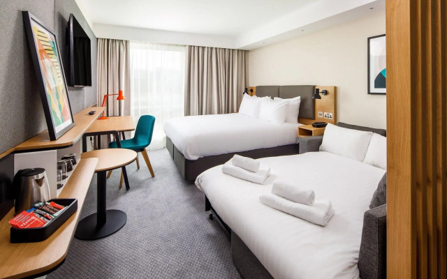 Holiday Inn Manchester Airport by IHG
