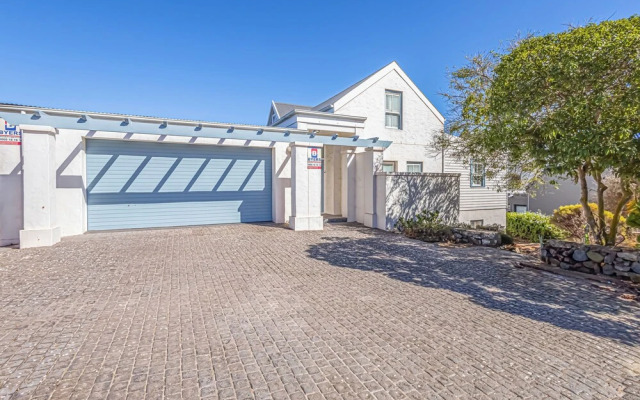 Tern Beach House, Langebaan, 8-sleeper