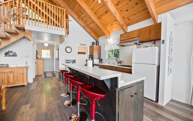 Moonlight Shores Lakefront