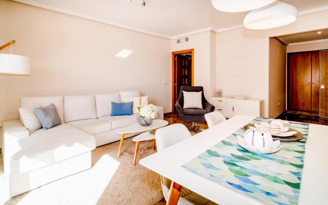 GH-Modern 2 bed apartment with Pool in Estepona